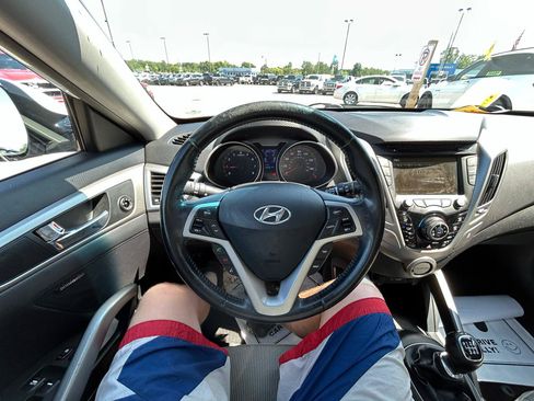 Used 2013 Hyundai Veloster w/ Style Pkg FWD image 26