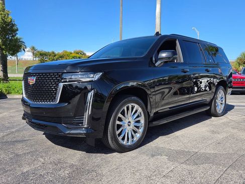 Used 2023 Cadillac Escalade ESV Premium Luxury AWD/4WD image 17