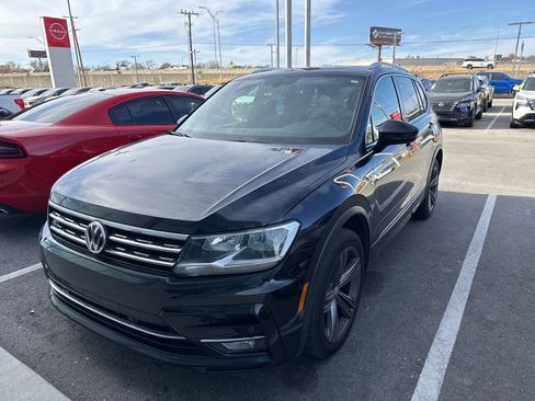 Used 2019 Volkswagen Tiguan SE image 1
