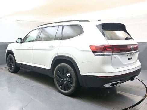 New 2026 Volkswagen Atlas SE image 3