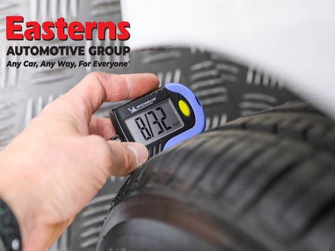 Used 2022 Toyota Prius LE image 27