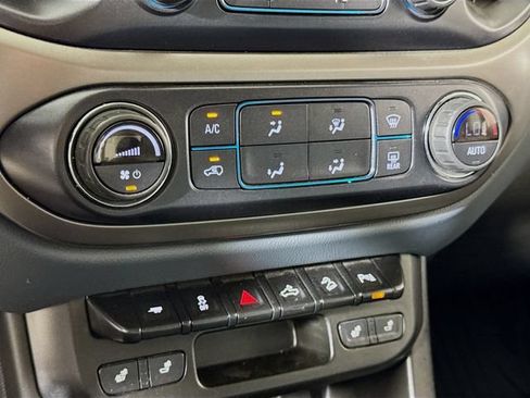 Used 2021 Chevrolet Colorado Z71 RWD image 14