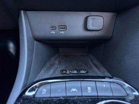 Used 2024 Buick Encore GX Preferred w/ Comfort Package image 31