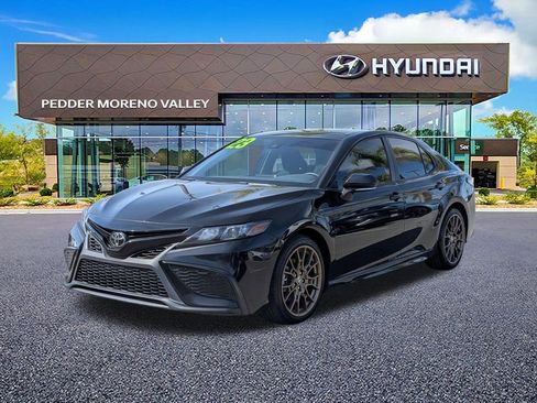 Used 2023 Toyota Camry SE image 8