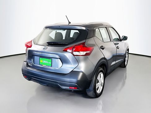 Used 2019 Nissan Kicks S image 10