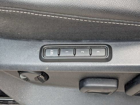 Used 2022 Volkswagen Tiguan SEL R-Line AWD/4WD image 30