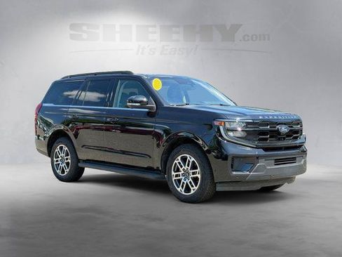 Certified 2025 Ford Expedition Active AWD/4WD image 2