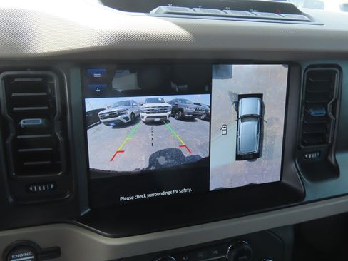 Used 2023 Ford Bronco Wildtrak AWD/4WD image 32