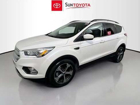 Used 2018 Ford Escape SEL w/ Ford Safe & Smart Package image 9