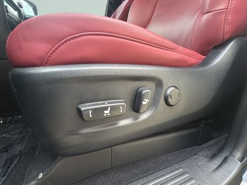 Used 2023 Lexus GX 460 Premium w/ Accessory Package AWD/4WD image 11