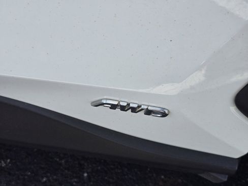 Used 2022 Toyota RAV4 LE image 10