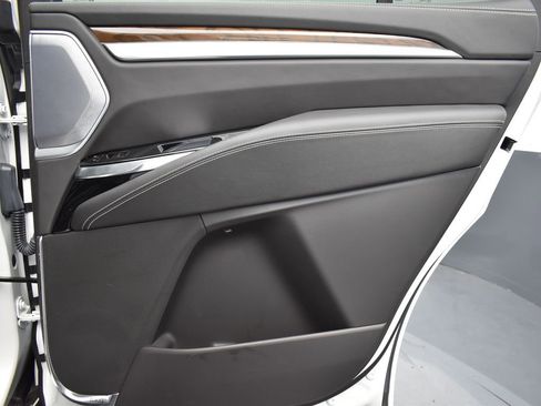 Certified 2025 Cadillac Escalade Sport Platinum image 35