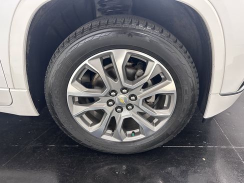 Used 2019 Chevrolet Traverse Premier w/ Driver Confidence II Package image 16