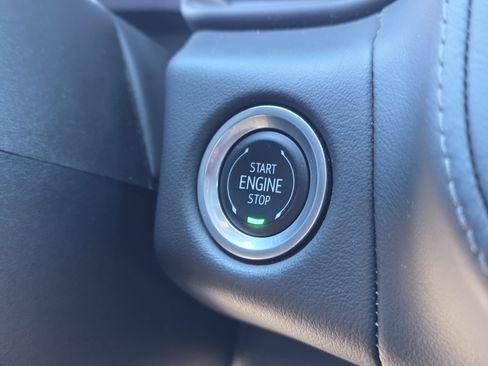 Used 2024 Chevrolet Suburban LT image 39