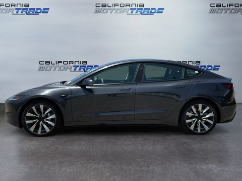 Used 2024 Tesla Model 3 Standard Range RWD image 8