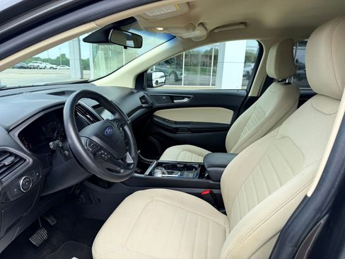 Used 2020 Ford Edge SE w/ Cargo Accessory Package FWD image 11