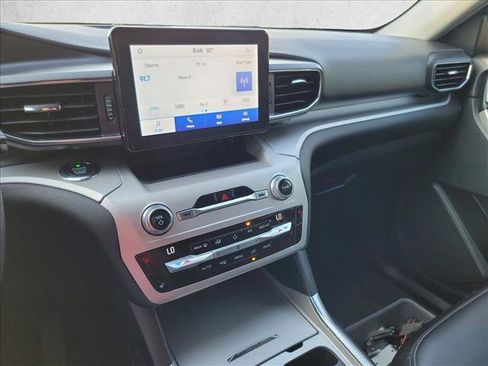 Used 2021 Ford Explorer XLT w/ Equipment Group 202A RWD image 22