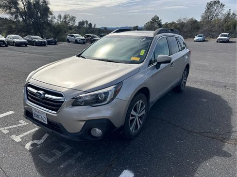 Used 2018 Subaru Outback 2.5i Limited image 1