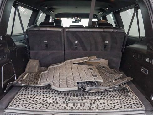 Certified 2024 Jeep Wagoneer L Series II w/ Flexible Seating Group image 27