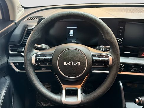 Used 2024 Kia Sportage LX image 17