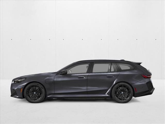 New 2027 BMW M5 Touring AWD/4WD image 3