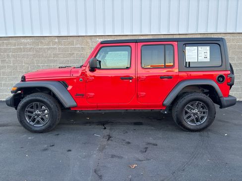 Used 2024 Jeep Wrangler Sport S image 4