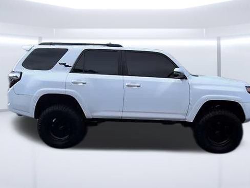 Used 2022 Toyota 4Runner TRD Off-Road Premium AWD/4WD image 35