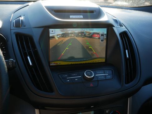 Used 2017 Ford Escape SE w/ Equipment Group 201A AWD/4WD image 32