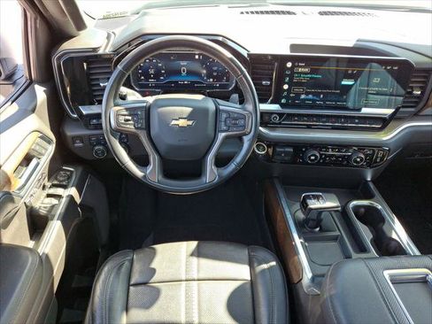 Used 2022 Chevrolet Silverado 1500 High Country w/ High Country Premium Package image 21