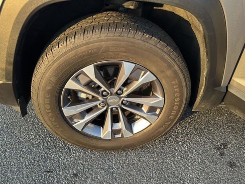 Used 2025 Chevrolet Equinox LT image 29