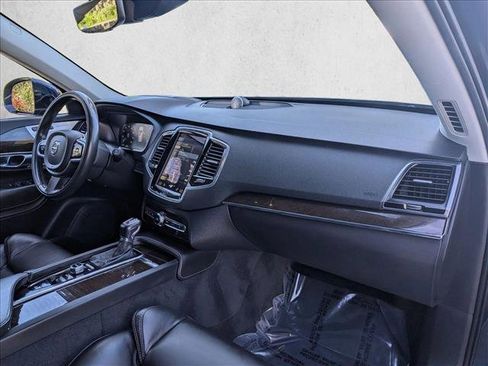 Used 2017 Volvo XC90 T6 Momentum w/ Vision Package image 23