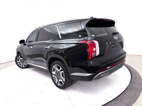 Used 2025 Hyundai Palisade SEL FWD image 2