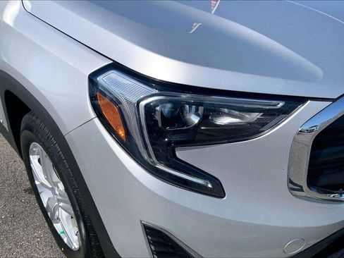 Used 2020 GMC Terrain SLE FWD image 25
