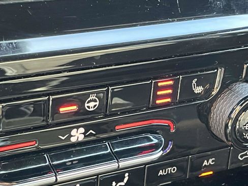 Certified 2023 Jeep Grand Cherokee L Altitude image 4