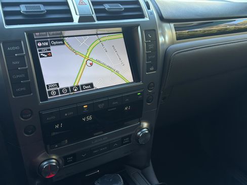 Used 2017 Lexus GX 460 Premium w/ Navigation Package image 16