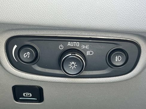 Used 2019 GMC Terrain SLT w/ Preferred Package FWD image 37