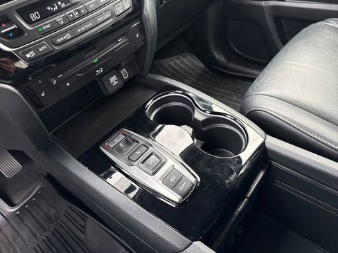 Used 2022 Honda Pilot Touring image 29