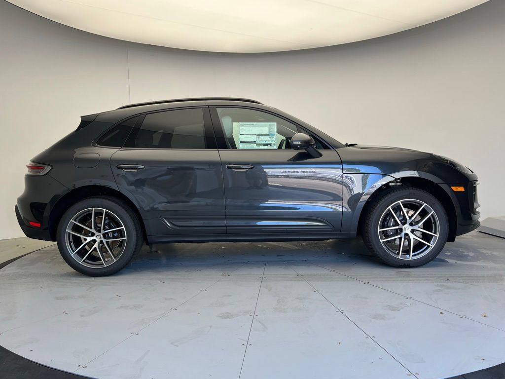 Used 2026 Porsche Macan AWD/4WD image 24