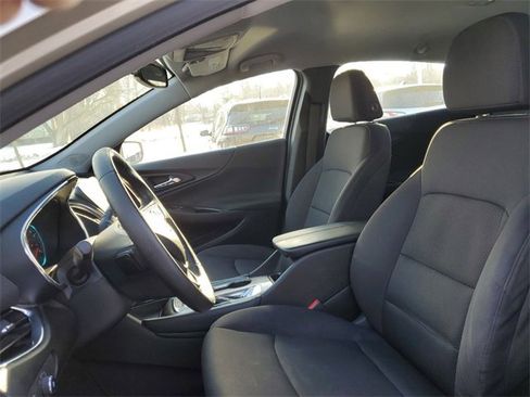 Used 2016 Chevrolet Malibu LT w/ Driver Confidence Package image 5