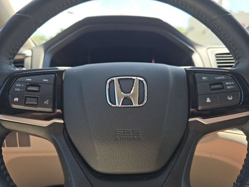 Used 2025 Honda Odyssey EX-L image 26