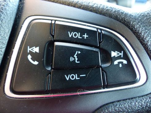 Used 2017 Ford Focus SE FWD image 27