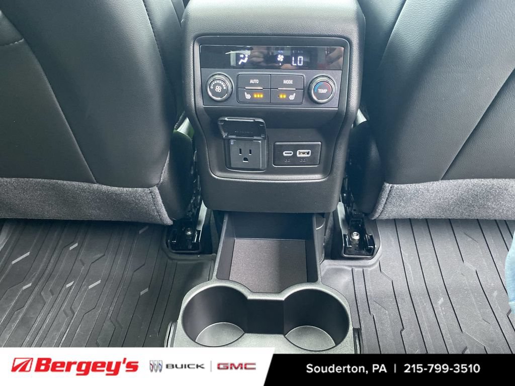 Certified 2023 GMC Acadia SLT w/ Preferred Package FWD image 25