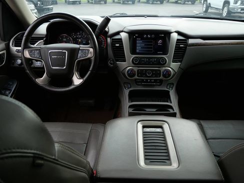 Used 2015 GMC Yukon XL Denali w/ Premium Package AWD/4WD image 25