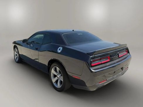 Used 2019 Dodge Challenger SXT RWD image 5