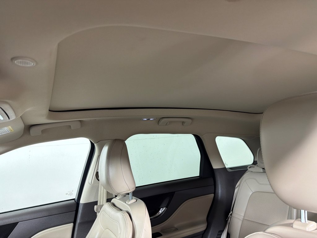Used 2022 Lincoln Corsair AWD w/ Premium Package image 14