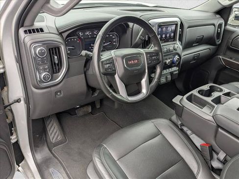 Used 2020 GMC Sierra 1500 SLT w/ X31 Off-Road Package AWD/4WD image 9
