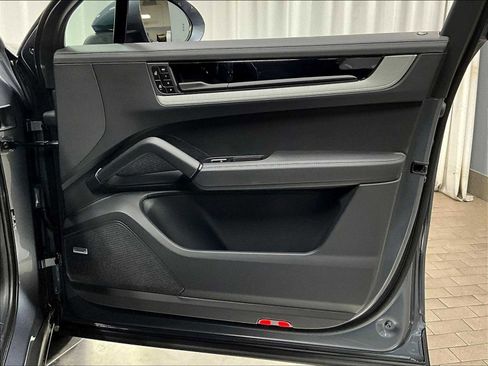 New 2026 Porsche Cayenne E-Hybrid AWD/4WD image 28