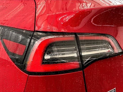 Used 2020 Tesla Model Y Long Range image 28