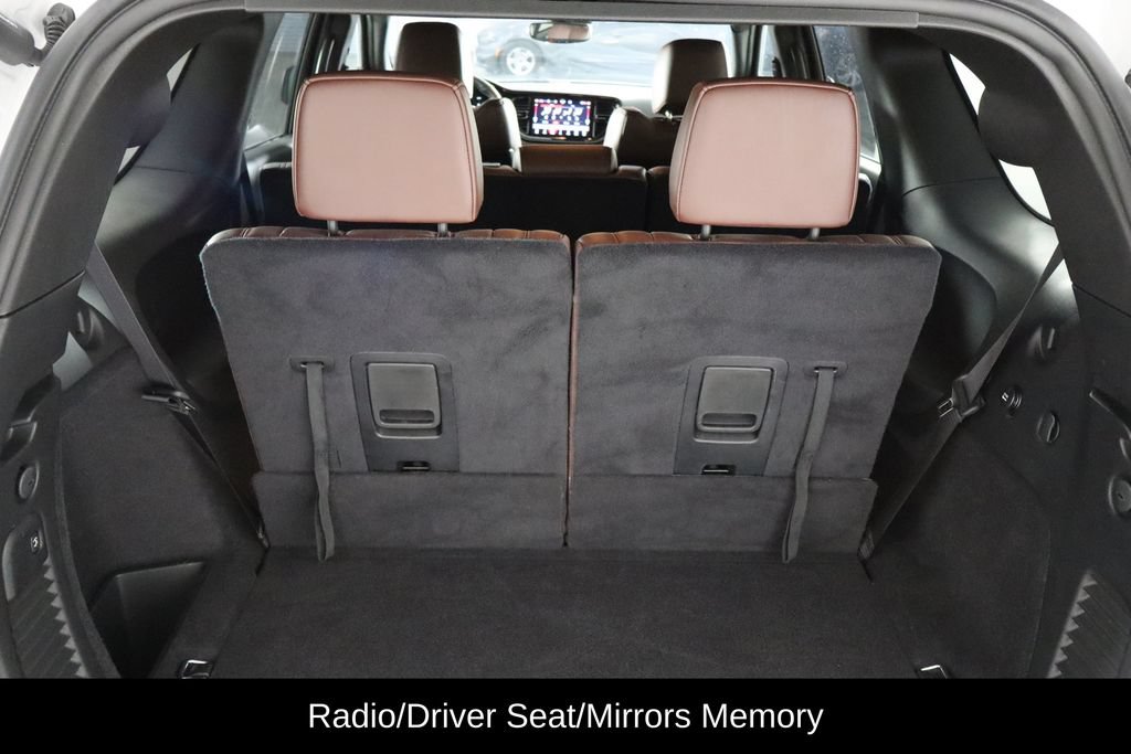 Used 2025 Dodge Durango GT AWD/4WD image 11