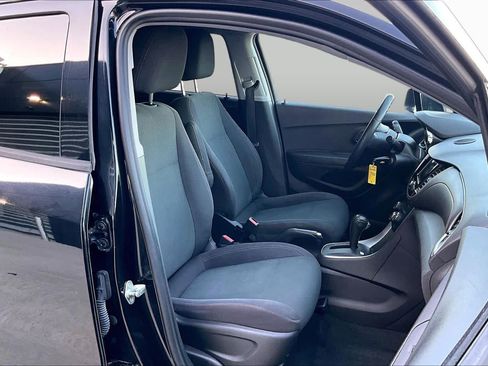 Used 2019 Chevrolet Trax LS FWD image 9
